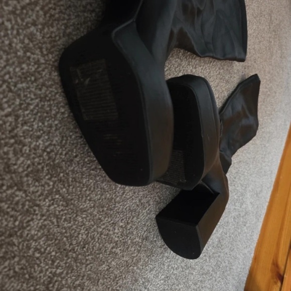 Primark Black Platform Heeled Boots - Picture 4 of 4